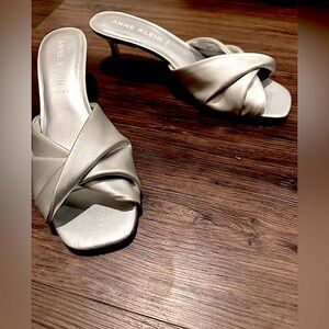 Annie Klein’s Laila kitten slide